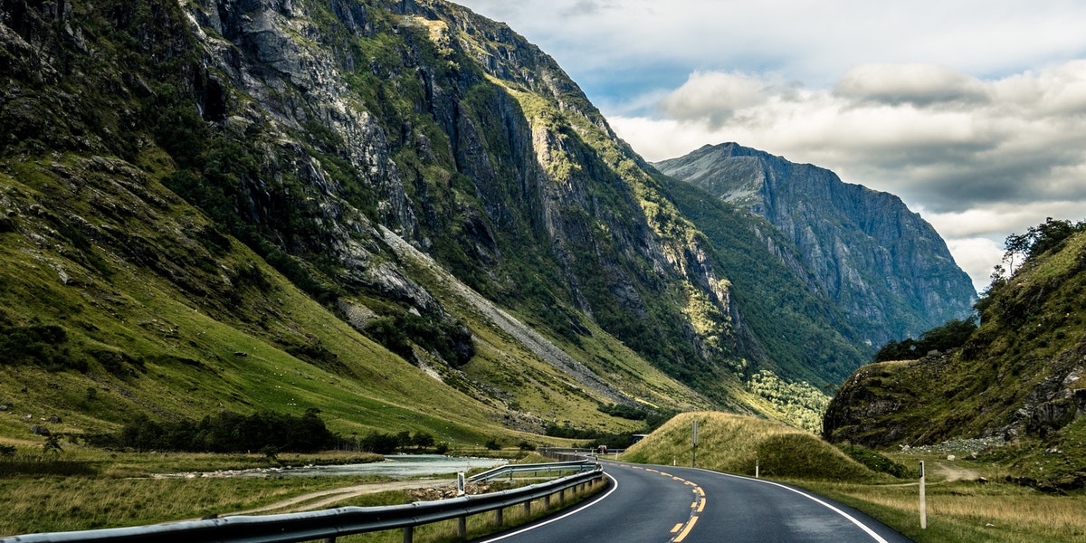 Bilde av en dal i Norge