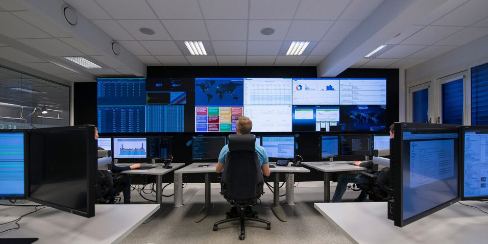 Her fra innsiden av Telenor Security Operations Center (TSOC) i Arendal.